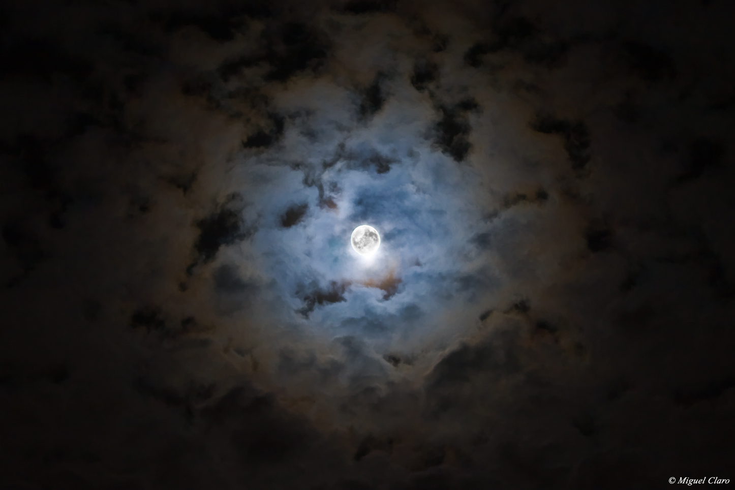 HaloWinMoon48_claro.jpg