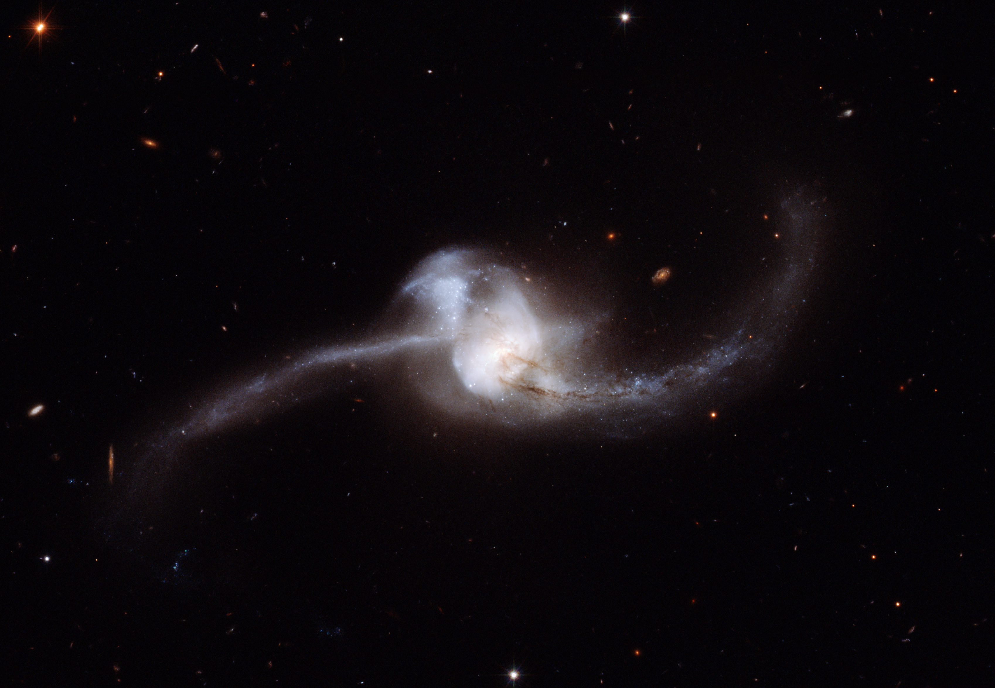 ngc2623_hst_big.jpg